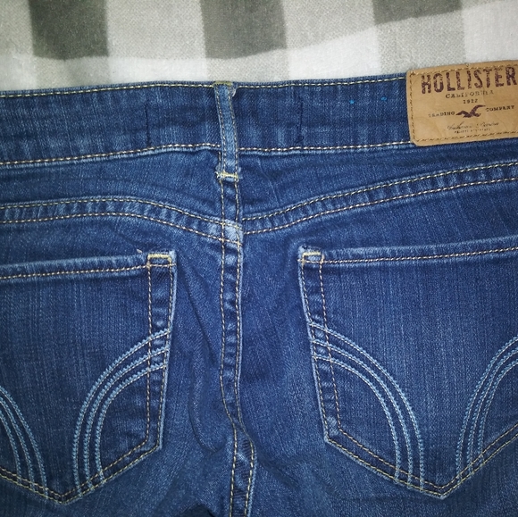 Hollister Size 3S Skinny Jeans - Picture 5 of 5